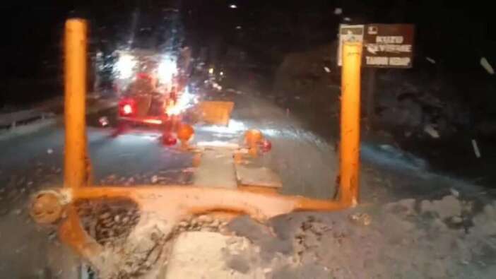 Gündüz Denize Girilen Antalya'ya Akşam Kar Sürprizi! Görüntüler Yayınlandı!