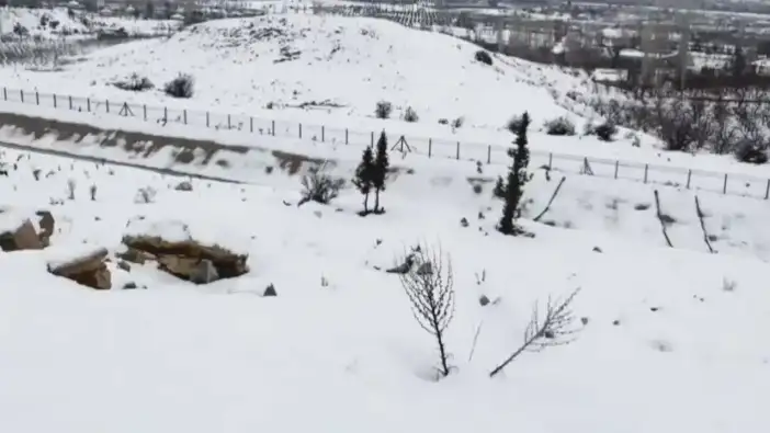 Antalya’da Kartpostallık Görüntü: Kızılcadağ Beyaz Örtüyle Kaplandı!