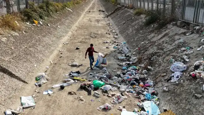 Adana’da Sulama Kanalları Çöp Yuvasına Dönüştü! Tepki Yağıyor