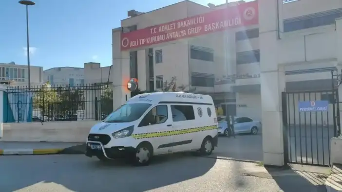Antalya'da Kazada Feci Şekilde Can Veren Gencin Cenazesi Ailesi Tarafından Teslim Alındı