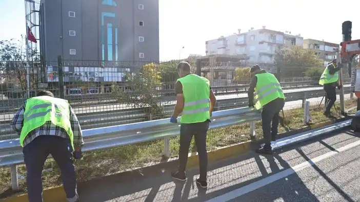 Antalya'nın En İşlek Bulvarında Yol Yapım Çalışması! Şeritlerin Biri Kapanacak