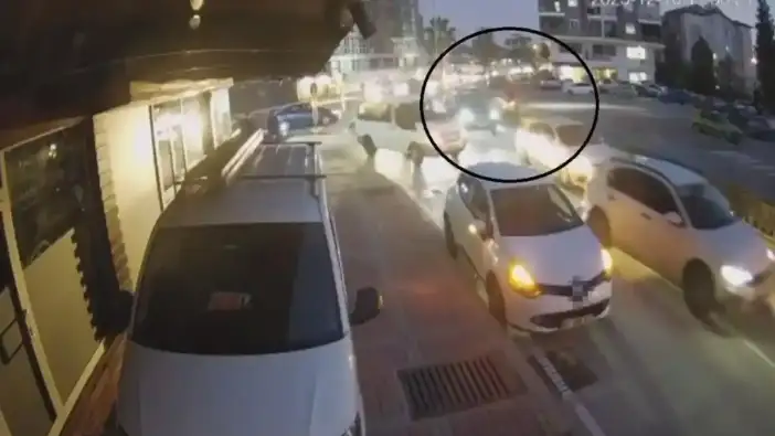 Manavgat'ta Feci Çarpışma! Motosiklet Sürücüsü Yaralandı