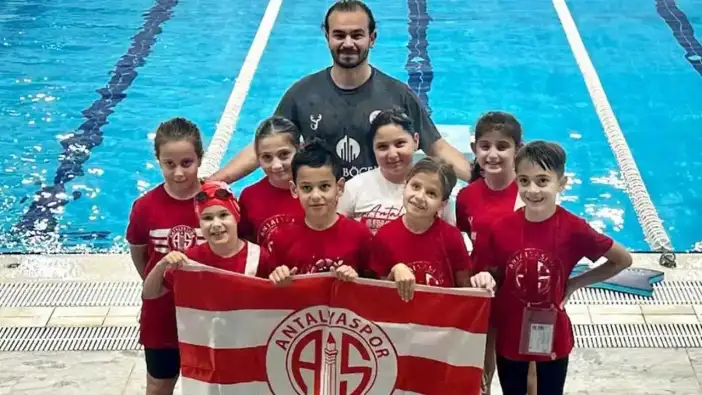Antalyaspor’un Minik Yüzücülerinden Büyük Başarı!