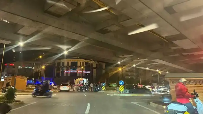 Muratpaşa’da Motosikletle Aracın Çarpıştığı Kaza Trafiği Sıkıştırdı! 1 Yaralı