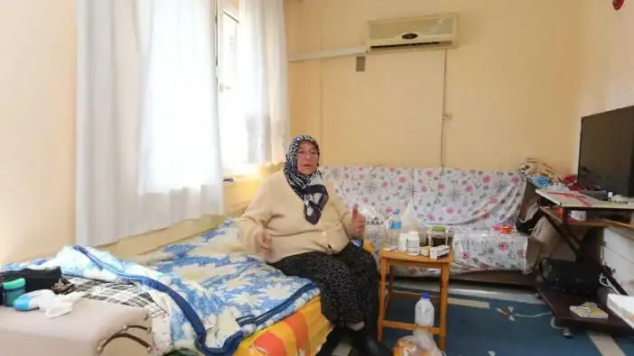 Kepez’de Yürek Isıtan Dokunuş: Fatma Teyzenin Sözleri Duygulandırdı