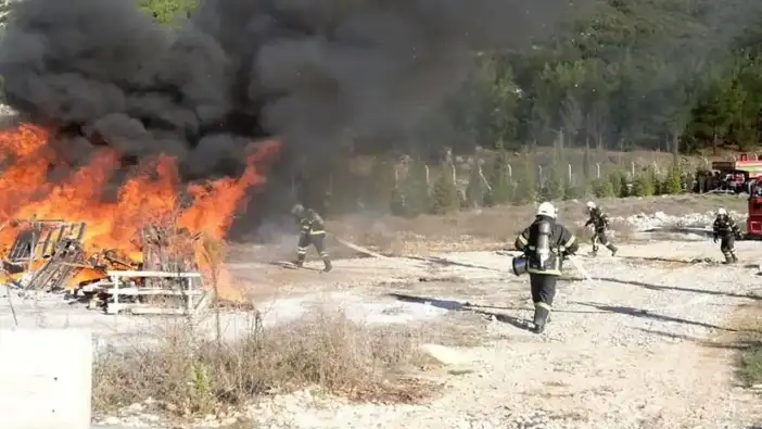 Bucak OSB’de Kimyasal Sızıntı Senaryosu: 20 İşçi Tahliye Edildi