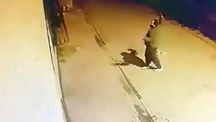 Adana’da Bir Haftada Birden Fazla Eve Taşlı Saldırı İddiası!