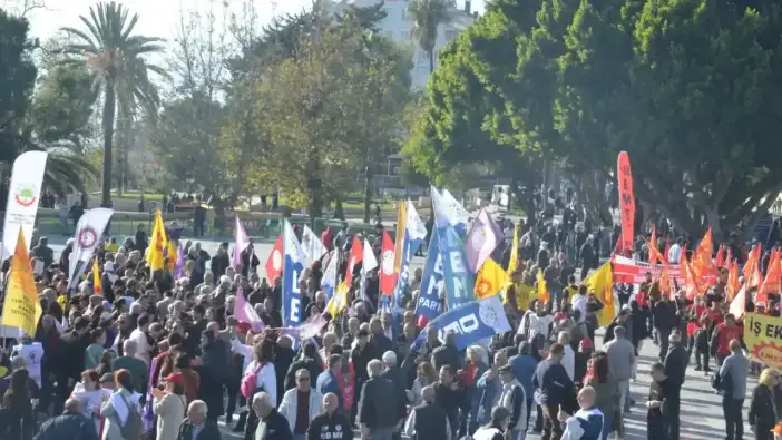 Antalya'da Binler Hep Bir Ağızdan Geçinemiyoruz Dedi!