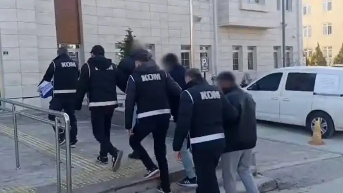 Burdur’da Pos Tefeciliği: 37 Kredi Kartı Ele Geçti