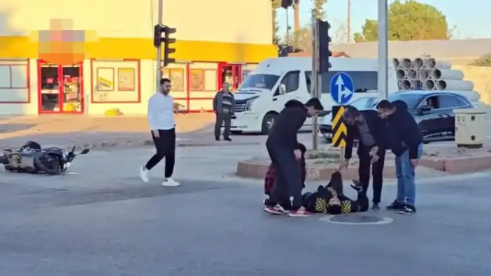 Döşemealtı’nda Araca Çarpmamak İstedi, Asfalta Savruldu