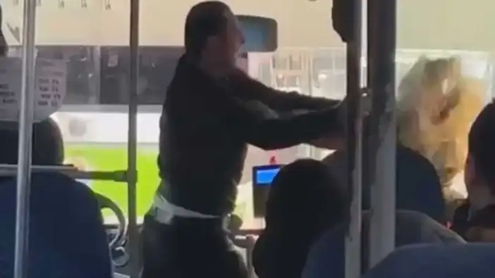 Adana’da Kadın Sürücüyle Otobüs Şoförü Birbirine Girdi! Gözaltı Geldi