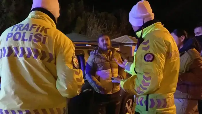 Burdur'da Denetim Noktasında Durdurulan Sürücü Polise Zor Anlar Yaşattı