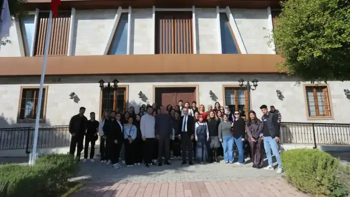 Kepez’de Yaşlılara Yönelik Model Çalışma Öğrencilerin İlgi Odağı Oldu