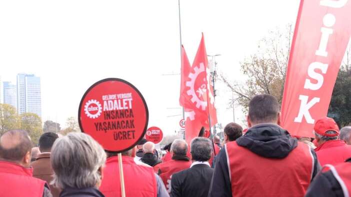 DİSK’ten Asgari Ücret İsyanı! ‘Bu Ücretle Yaşanmaz!'