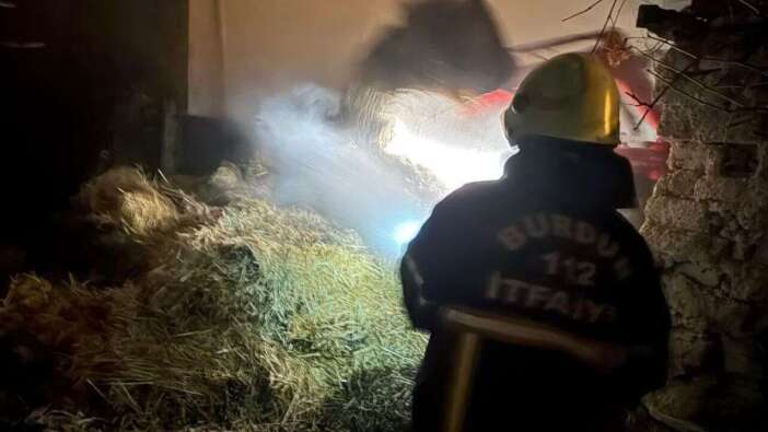 Burdur İlyas Köyü’nde Yangın: 2 Bin Balya Zarar Gördü