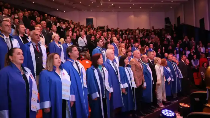 Akdeniz Üniversitesi’nde Gurur Günü! 111 Akademisyen Cübbe Giydi