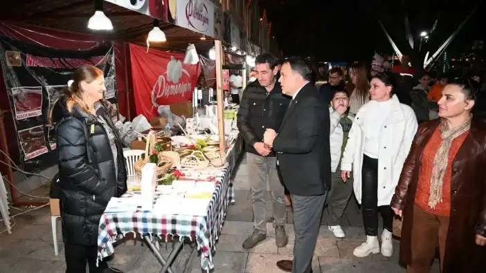 Kemer’de Yılbaşı Festivali Musikiyle Renklendi