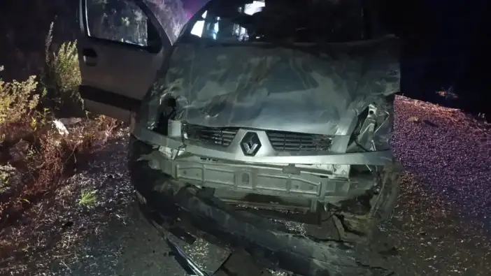 Gazipaşa Küçüklü'de Araç Şarampole Devrildi