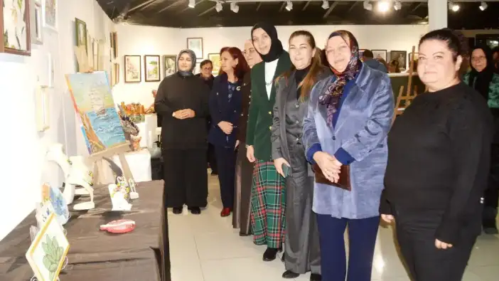 Azize Kahraman Halk Eğitimi Merkezi'nden Yıl Sonu Sergisi