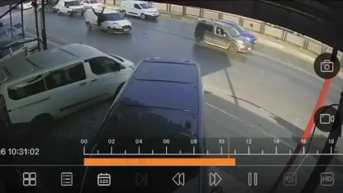 Adana’da Genç Adamın Ölümden Döndüğü Kaza Kamerada!