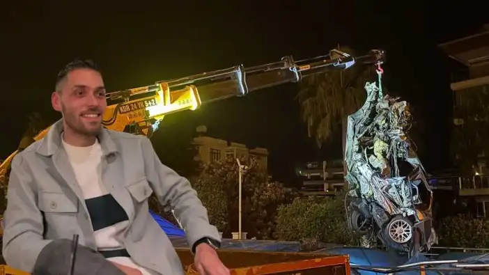 Alanya’da Alt Geçide Saplanan Lüks Araç Demir Yığınına Döndü!