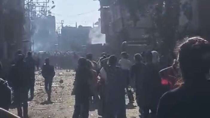 Adana’da Mahalle Savaşı: Taş, Şişe ve Sopalar Havada Uçuştu