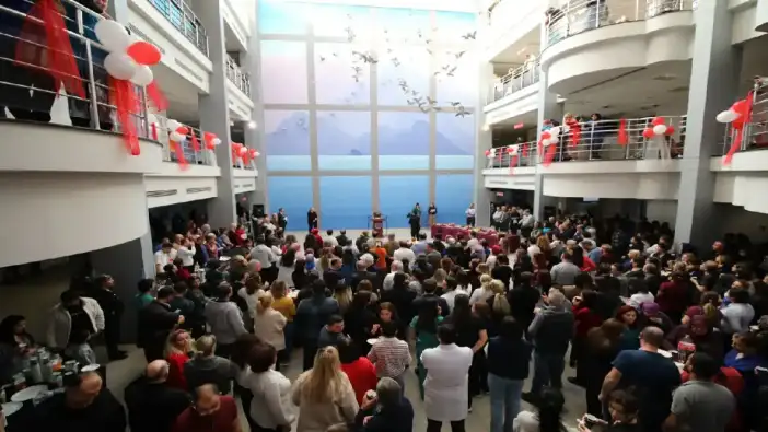 Akdeniz Üniversitesi Hastanesi’nde Yeni Yıl Kutlaması