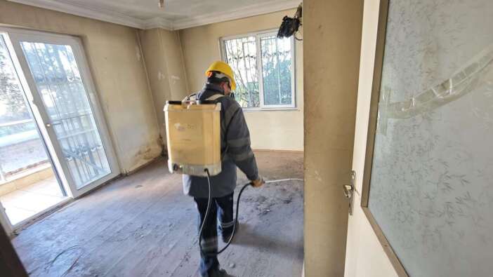 Kepez'de Eve Girenler Gözlerine İnanamadı! Bir Kamyon Çıktı!