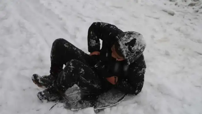 Adanalı Çocukların Karla İlk Buluşması: Mutluluk Kameralara Yansıdı!