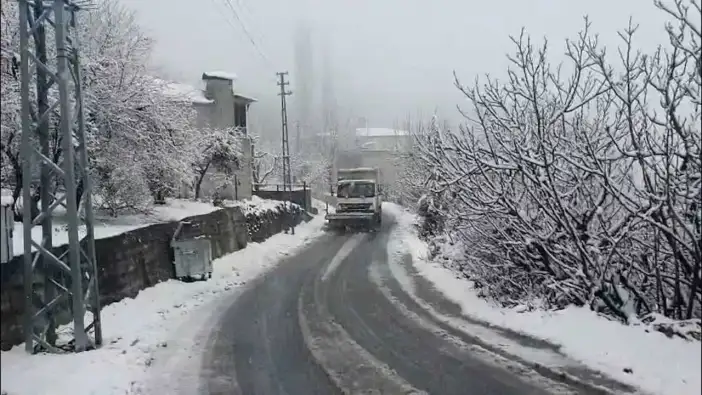 Mersin’in Yüksek Kesimlerinde Kar Seferberliği Başladı