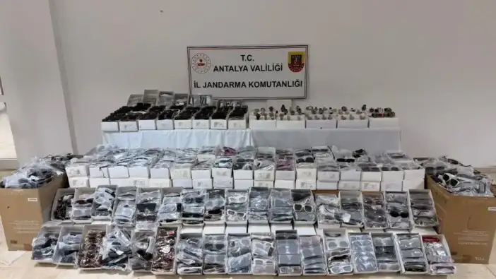 Serik’te 7 bin 616 Gümrük Kaçağı Ürün Ele Geçirildi