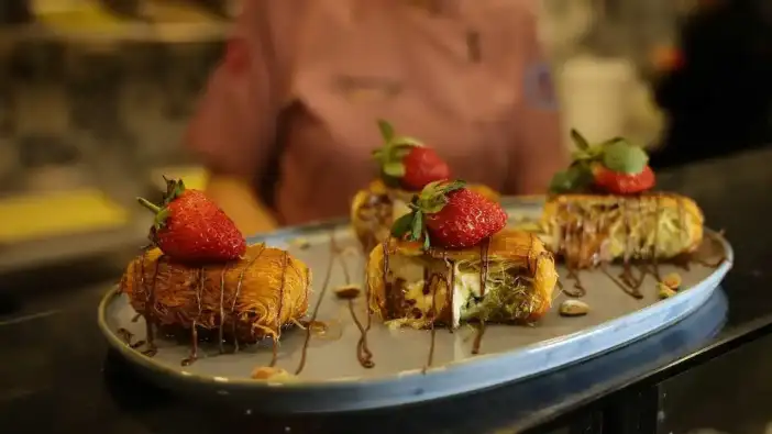 Adana’da Tatlıya Cesur Dokunuş: Modern Kadayıf Yorumu!