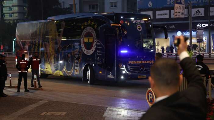 Fenerbahçe’ye Adana’da Coşkulu Karşılama