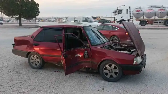 Burdur Hayvan Pazarı Kavşağı'nda Kaza: 1'i Çocuk 3 Yaralı