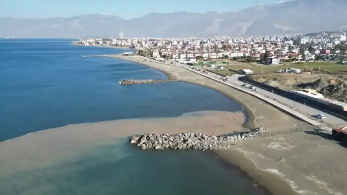 Hatay’da Alışılmadık Deniz Çekilmesi: Vatandaş Endişeli!