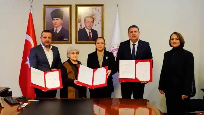 Burdur’a ASM ve 112 İstasyonu İçin İmzalar Atıldı