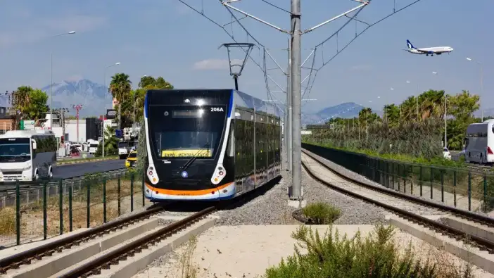 Antalya’da Toplu Taşımada Rekor: 9 Milyon Yolcuya Ulaşıldı