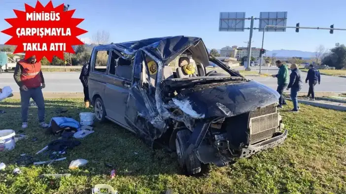 Manavgat’ta Kırmızı Işık İhlali Kazayla Sonuçlandı! 5 Yaralı