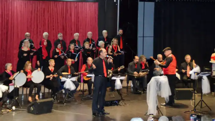 Antalyalı Türkü Severler Yeni Yıla Türkülerle 'Merhaba' Dedi