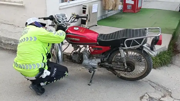 Burdur’da Peş Peşe Motosiklet Kazaları: 2 Sürücü Yaralandı