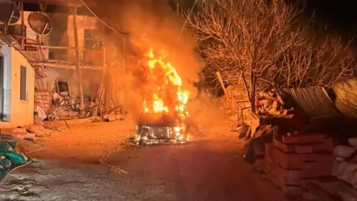 Burdur Avdancık Köyü’nde Araç Yangını Evleri Tehdit Etti