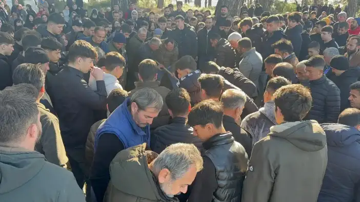 Antalya’da Karne Sabahı Feci Kaza: Karne Sevinci Toprağa Gömüldü