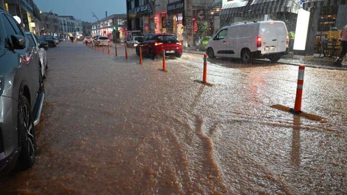18 Saatlik Kabus! Kemer Nehre Döndü, Dağlardan Çamur Yağdı