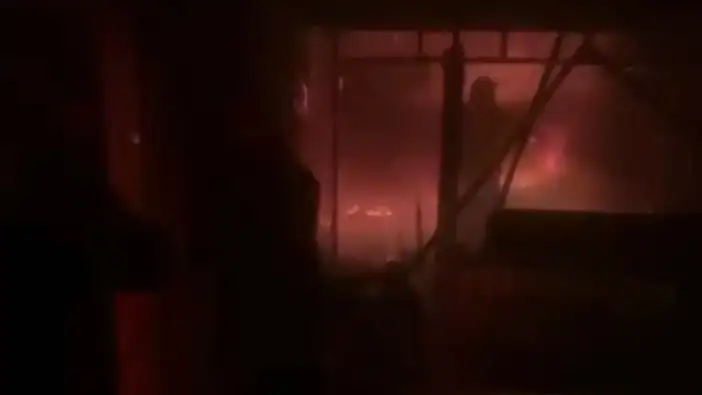 Gazipaşa’da Mahalle Konağı Alevlere Teslim Oldu