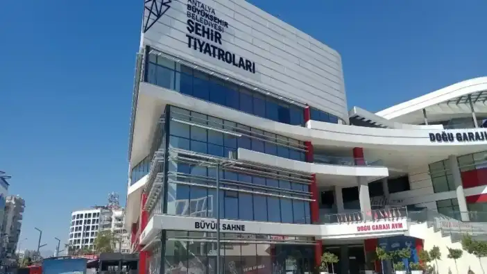 Antalya Şehir Tiyatroları’ndan ‘Sarı Kod’ Rötarı