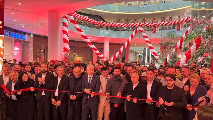 Anpa Gross Antalya Şubesi İçin Yağmura Bile Aldırmadılar: Binlerce Kişi Dev Açılışta Buluştu!