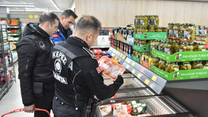 Kepez’de Marketlere Sıkı Denetim: Etiketler ve Tarihler Kontrol Edildi