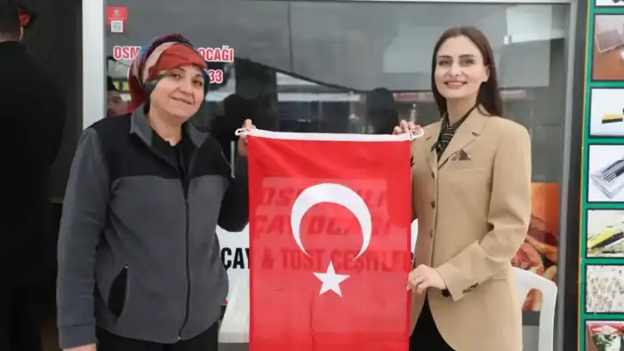 Korkuteli Çarşısı Türk Bayraklarıyla Donatıldı