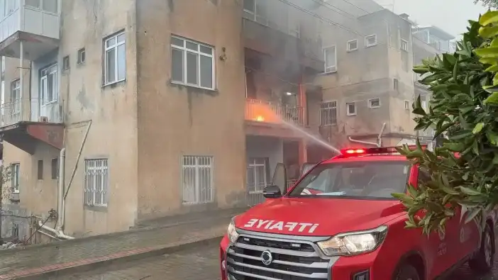 Gazipaşa'da Korkutan Yangın, Komşuları Etkiledi!