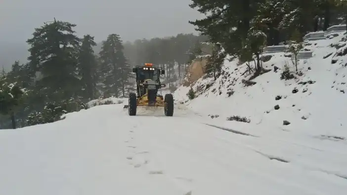 Alanya'da İkili Alarm: Bir Yanda Kar, Diğer Yanda Heyelan!